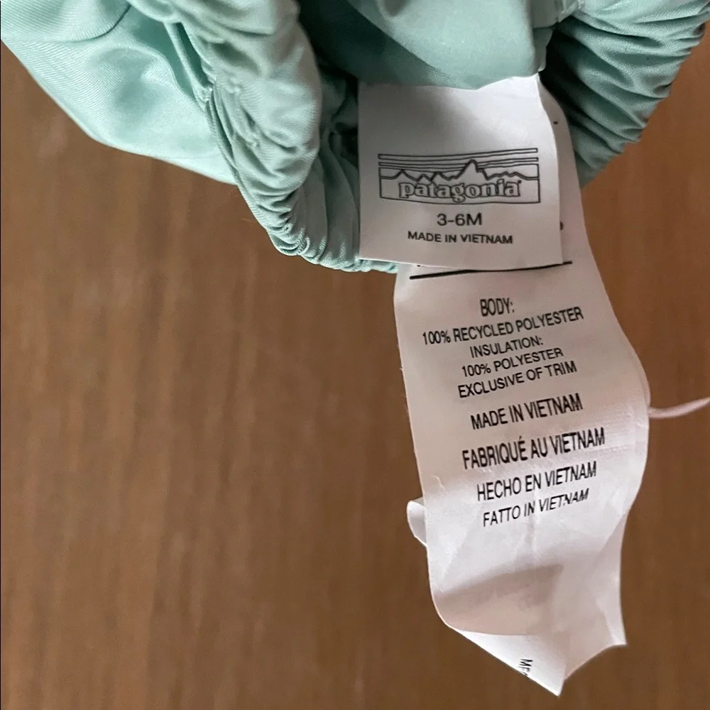 Patagonia baby puff mittens 3-6 months